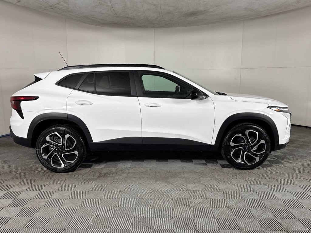 New 2026 Chevrolet Trax RS w/ Driver Confidence Package FWD image 4