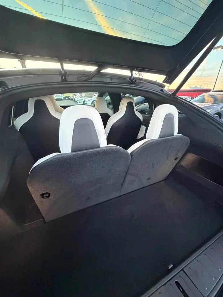 Used 2022 Tesla Model X Plaid image 15