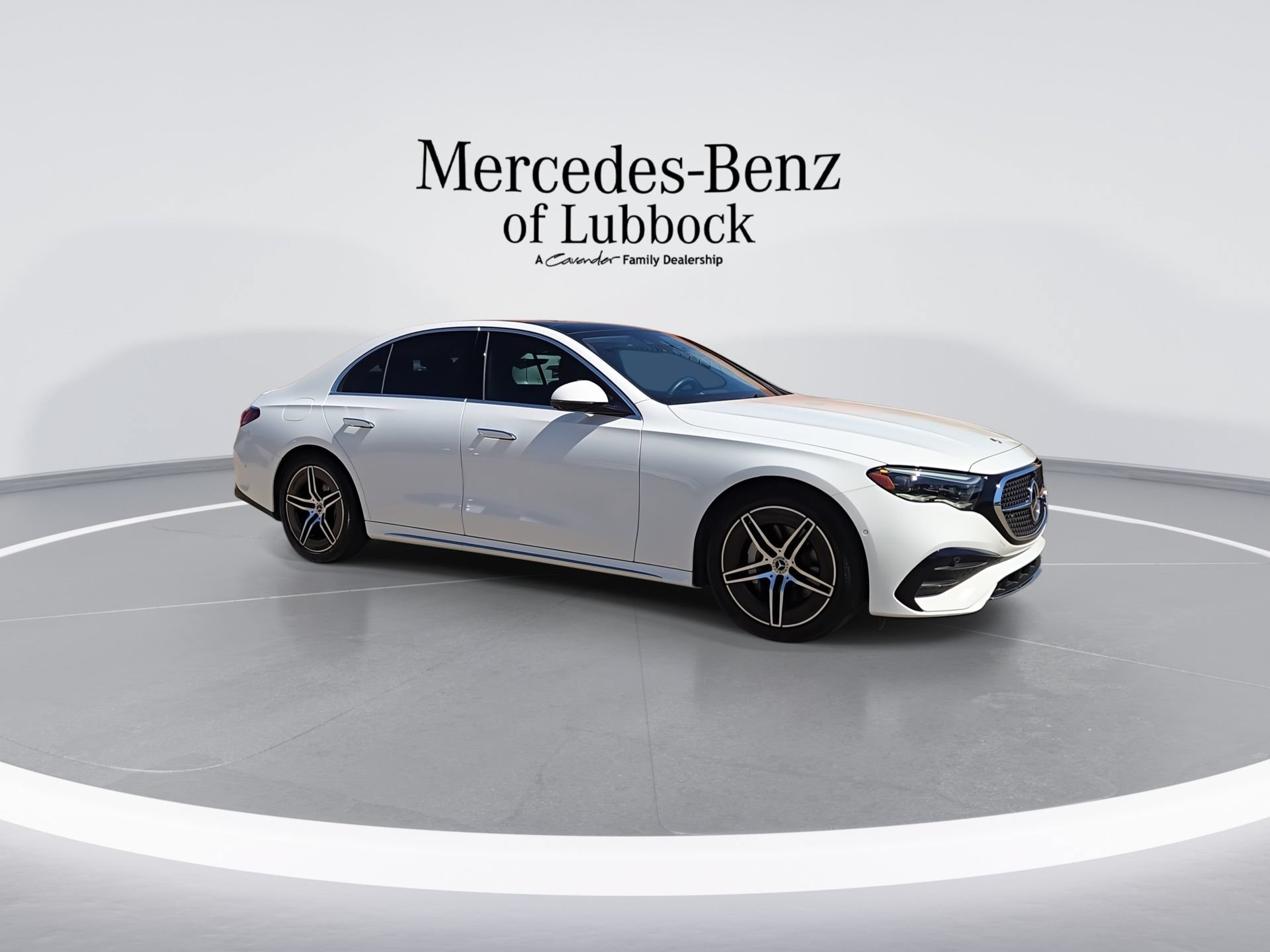 Used 2025 Mercedes-Benz E 350 4MATIC Sedan image 2