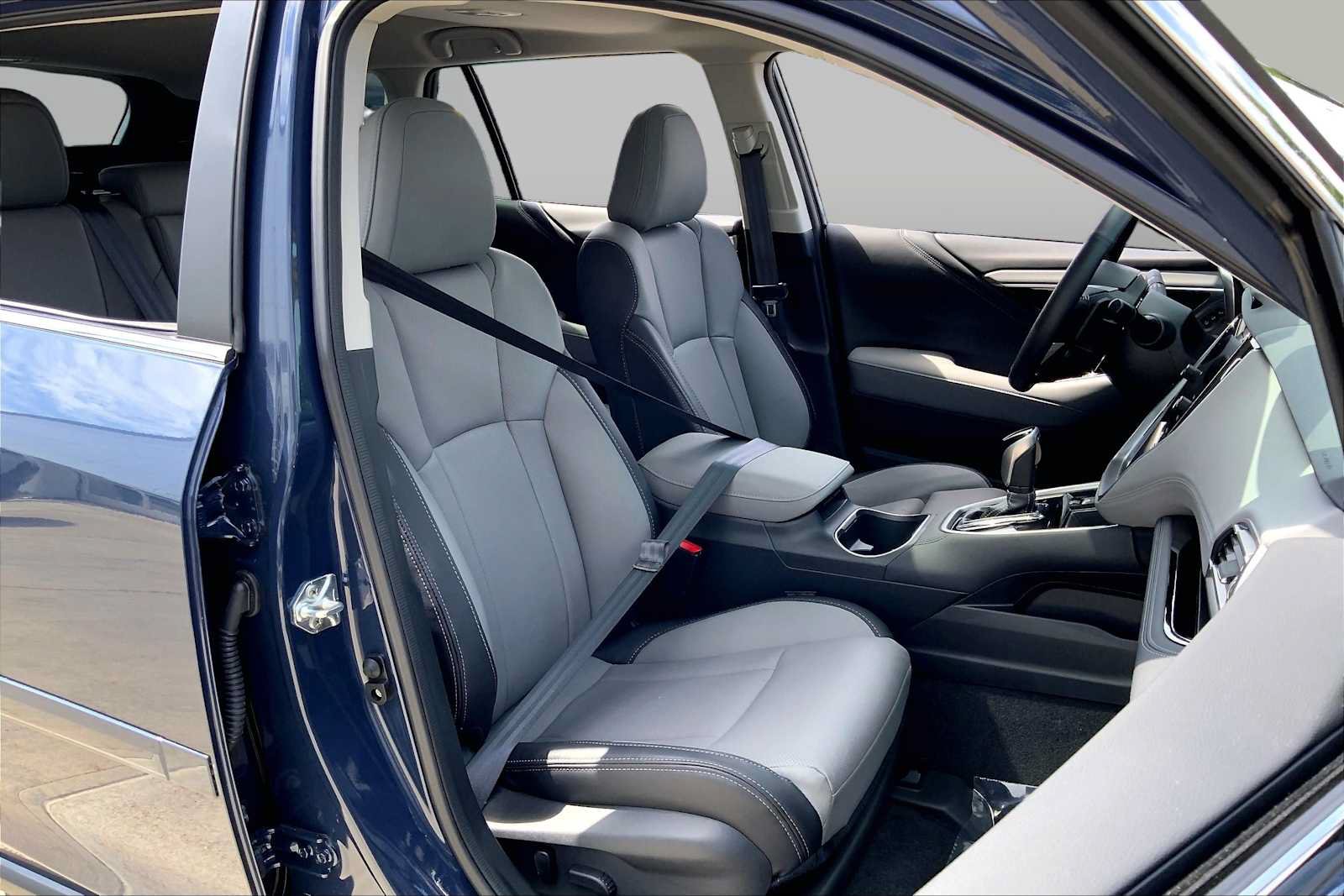 Certified 2025 Subaru Outback Limited AWD/4WD image 8