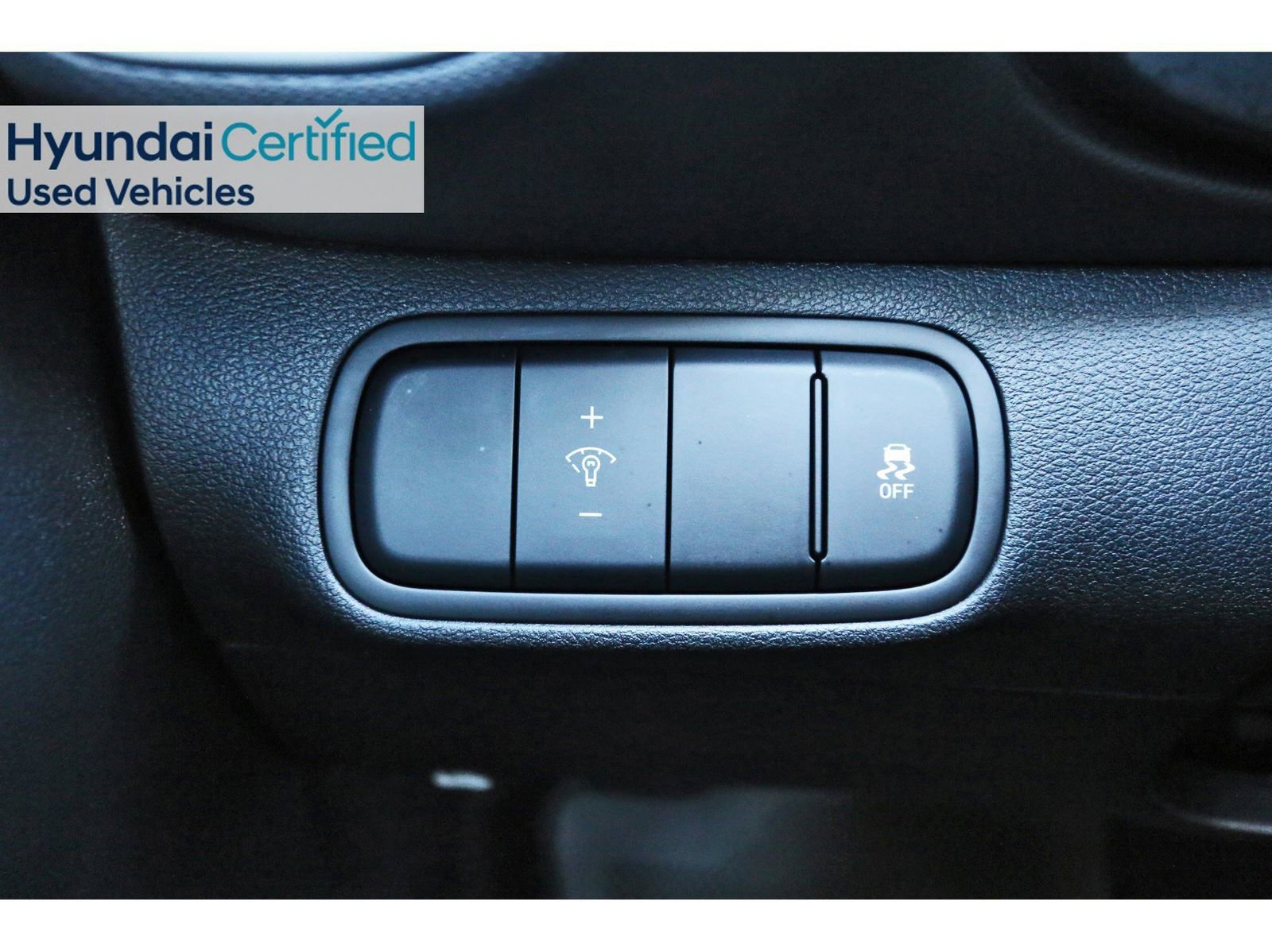 Certified 2025 Hyundai Venue SE image 21