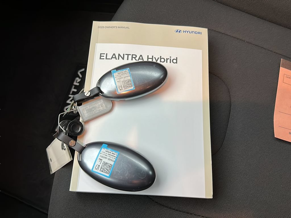 Certified 2025 Hyundai Elantra SEL FWD image 29