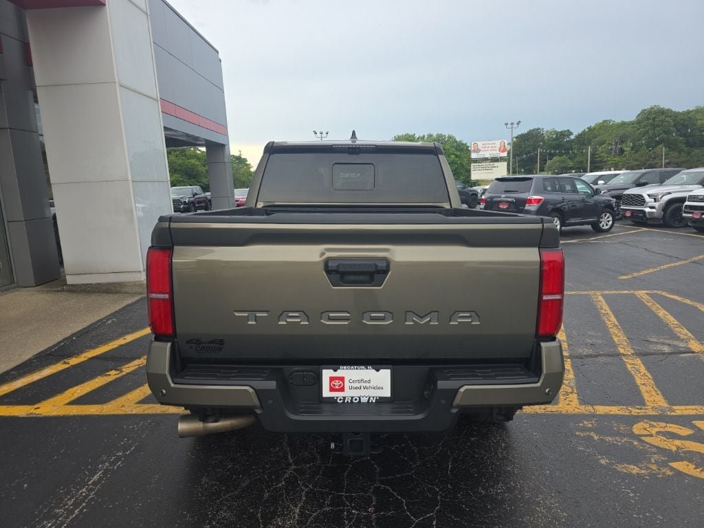 Used 2024 Toyota Tacoma TRD Sport w/ TRD Sport Premium Package AWD/4WD image 4