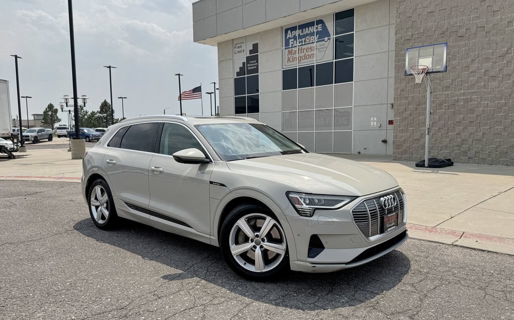Used 2019 Audi e-tron Premium Plus AWD/4WD image 2