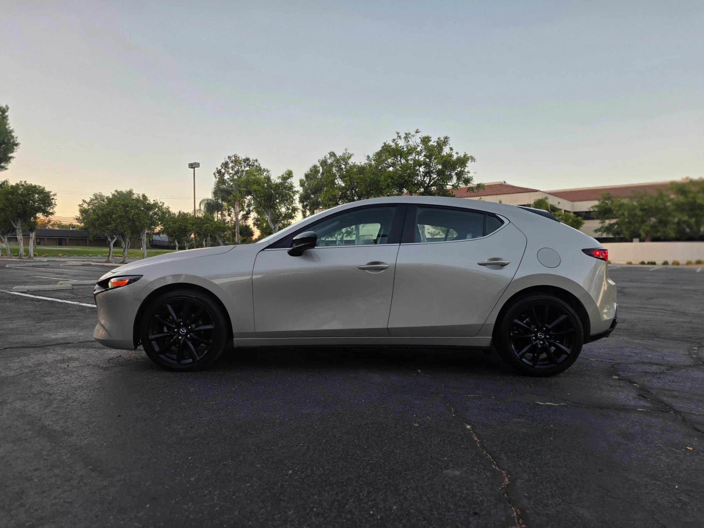 Used 2024 MAZDA MAZDA3 s FWD image 8