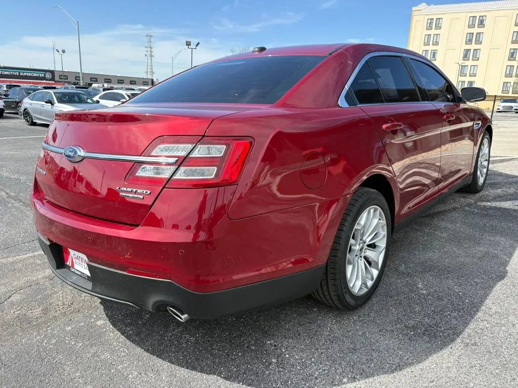 Used 2017 Ford Taurus Limited FWD image 5