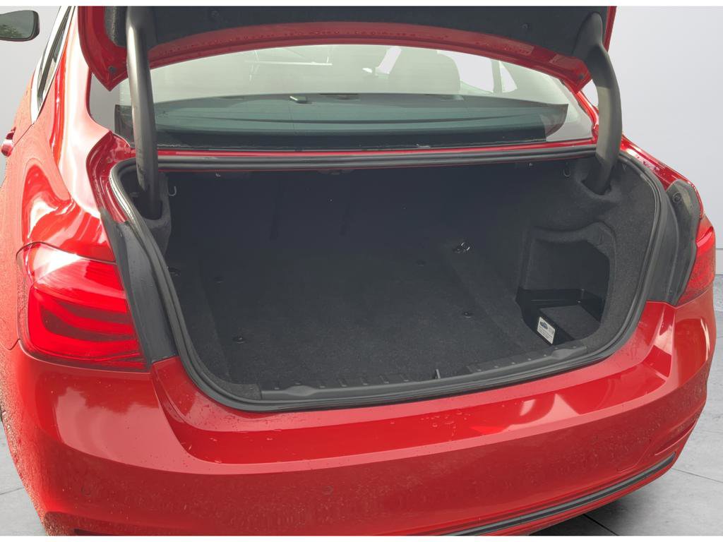 Used 2017 BMW 330i Sedan RWD image 19