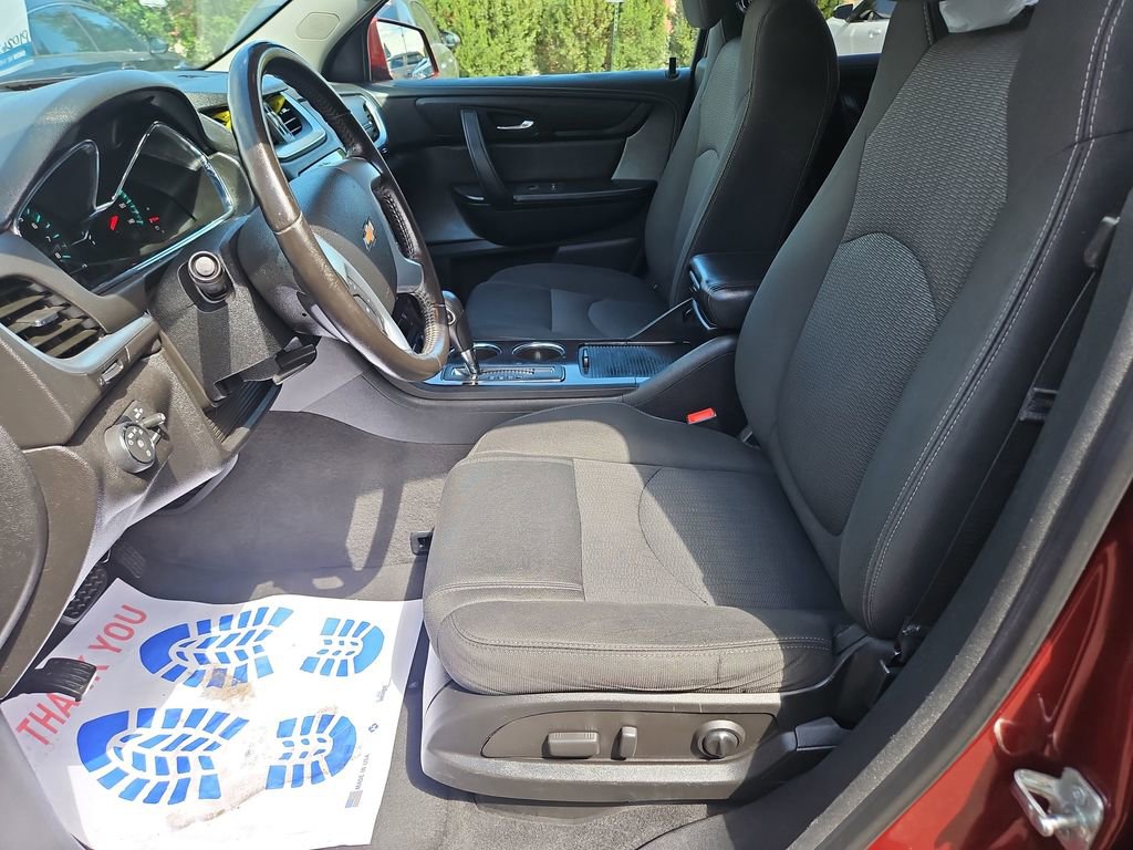Used 2017 Chevrolet Traverse LT w/ Style and Technology Package FWD image 9