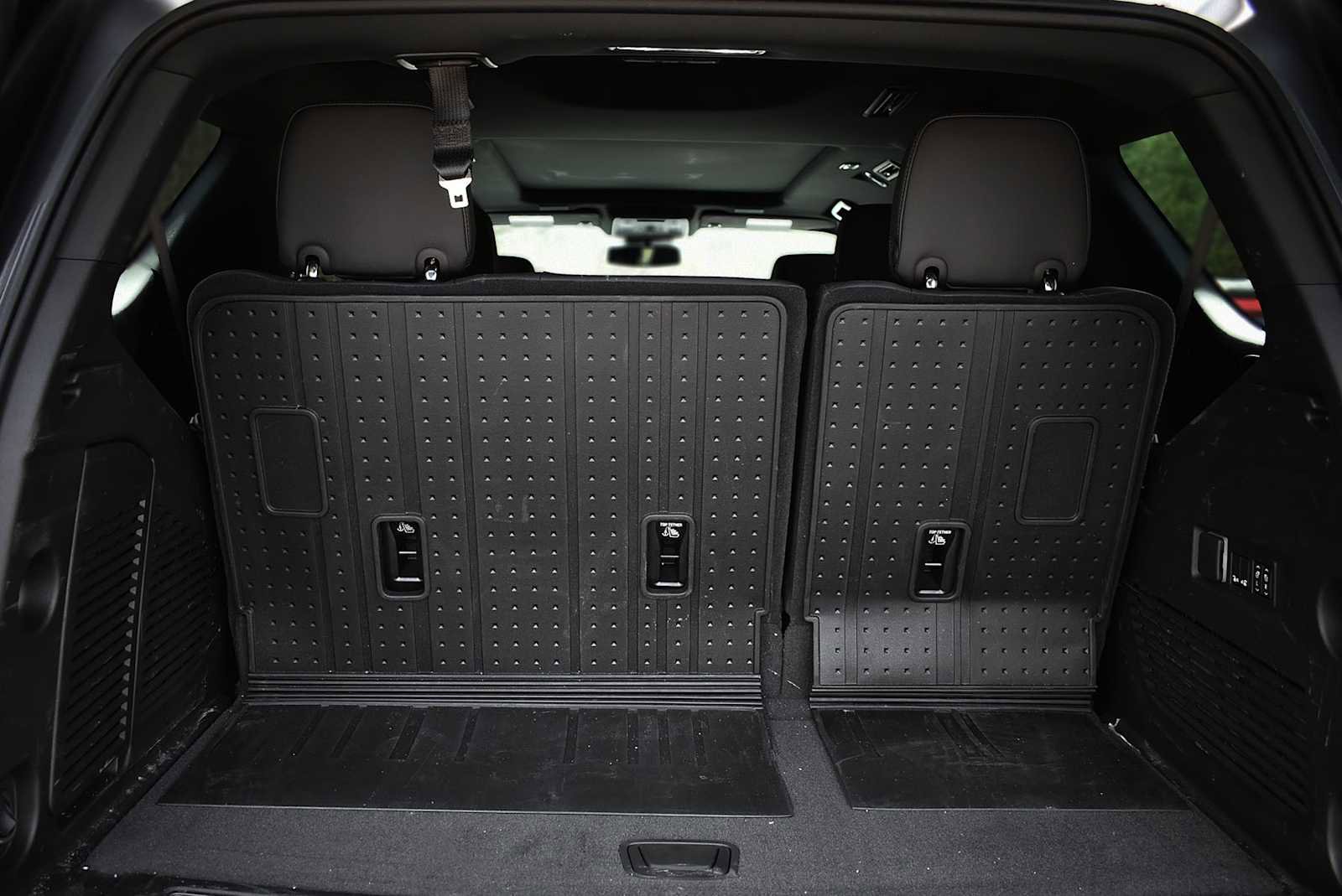 Used 2025 Chevrolet Tahoe RST w/ Comfort Package AWD/4WD image 8