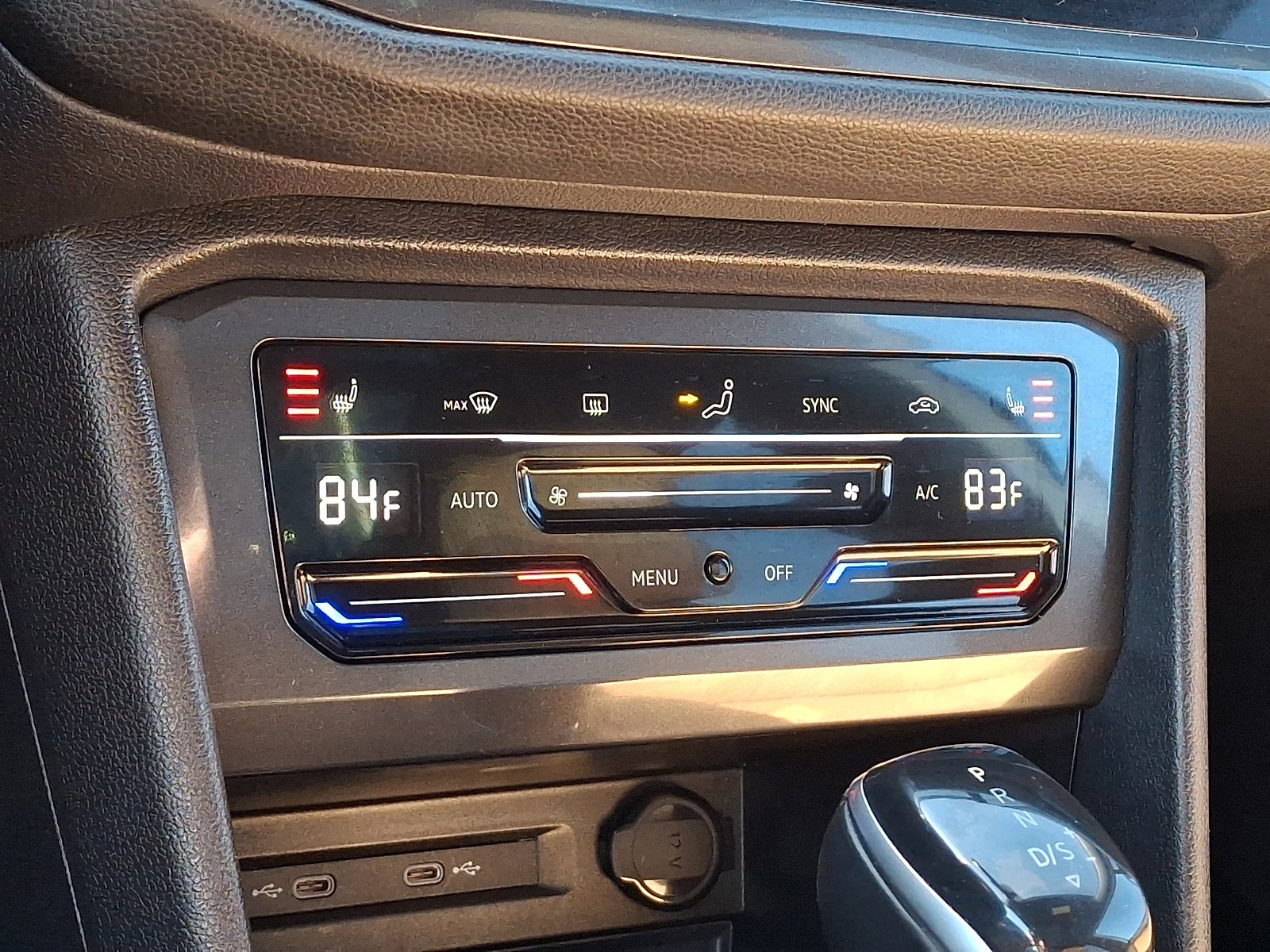 Used 2022 Volkswagen Tiguan SE R-Line image 16