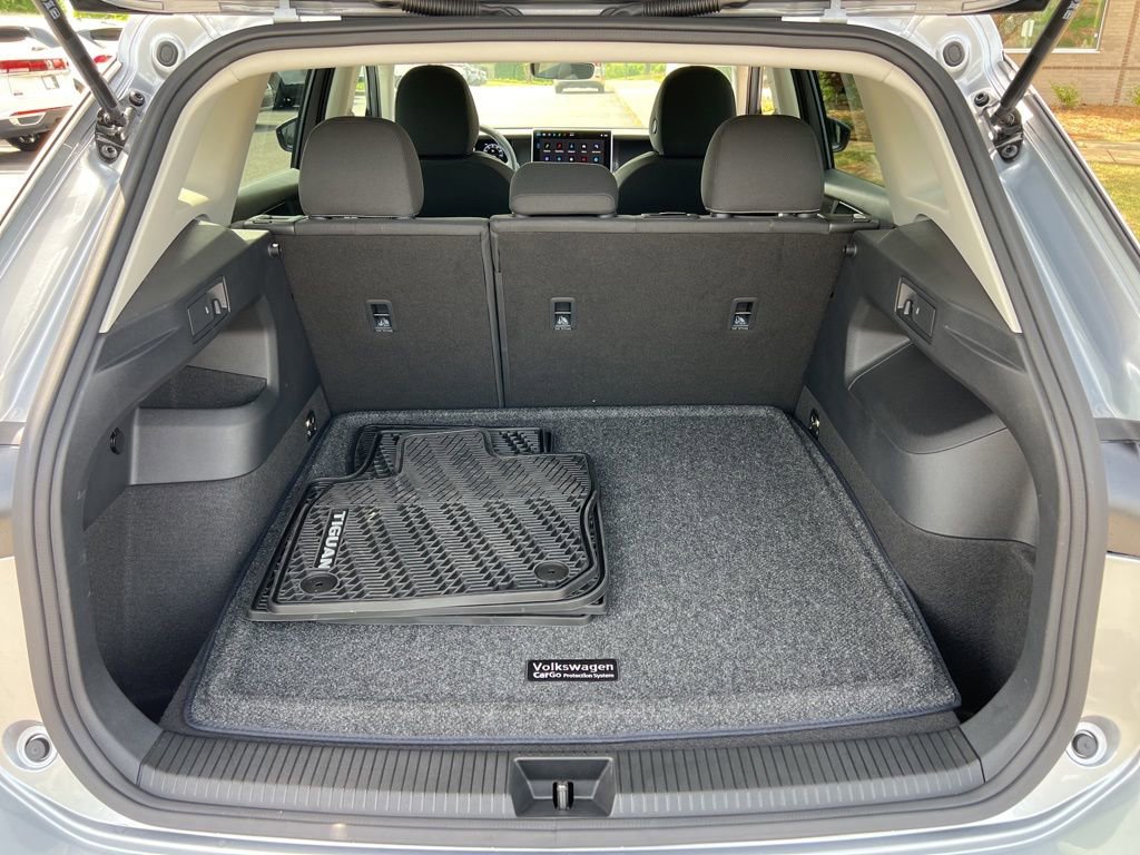 Used 2025 Volkswagen Tiguan S FWD image 13