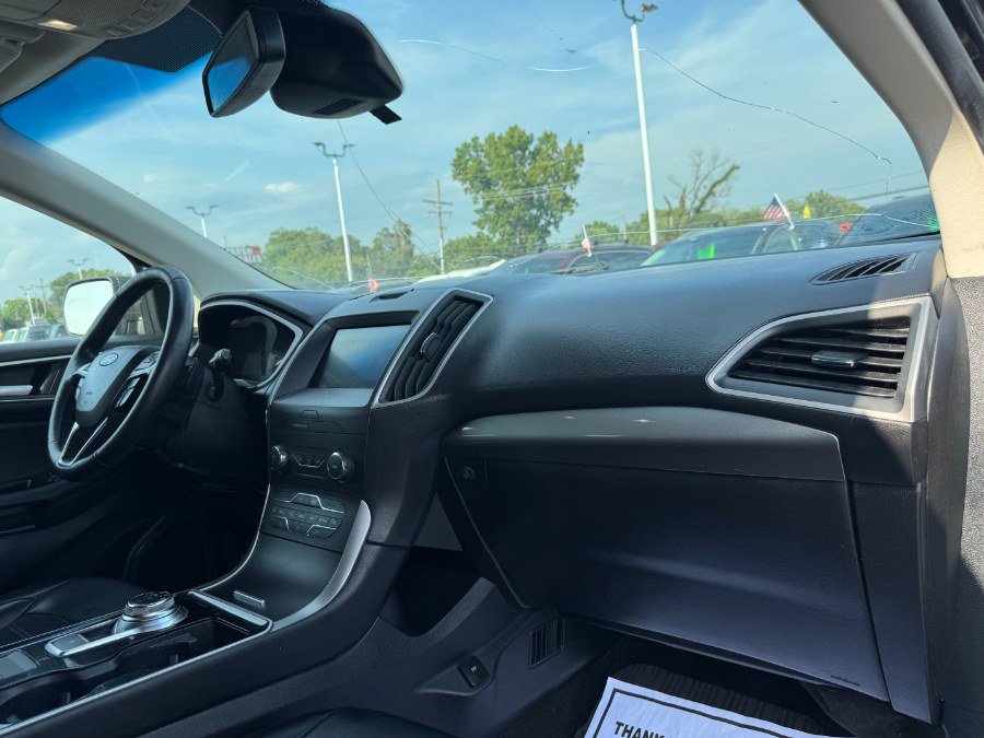 Used 2019 Ford Edge SEL w/ Equipment Group 201A AWD/4WD image 19