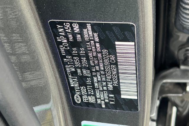 Used 2025 Hyundai Elantra Limited FWD image 38