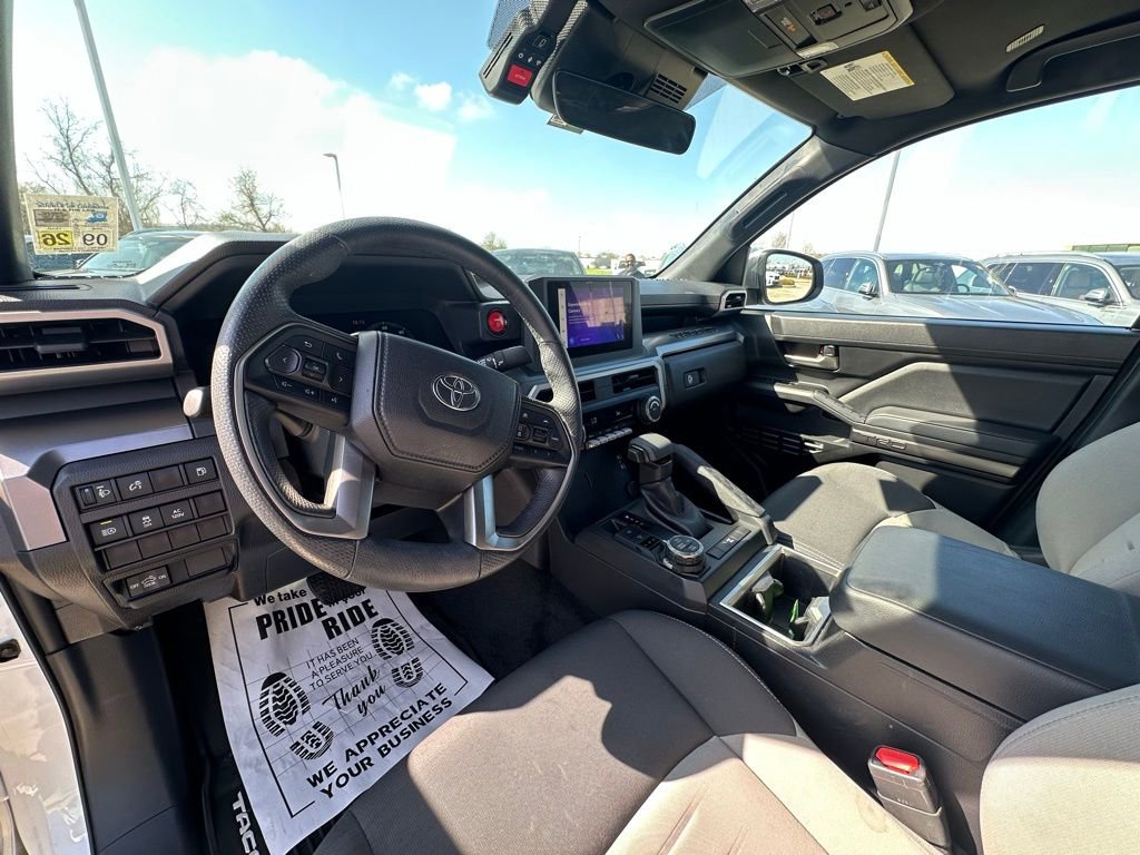 Used 2024 Toyota Tacoma TRD Off-Road image 10