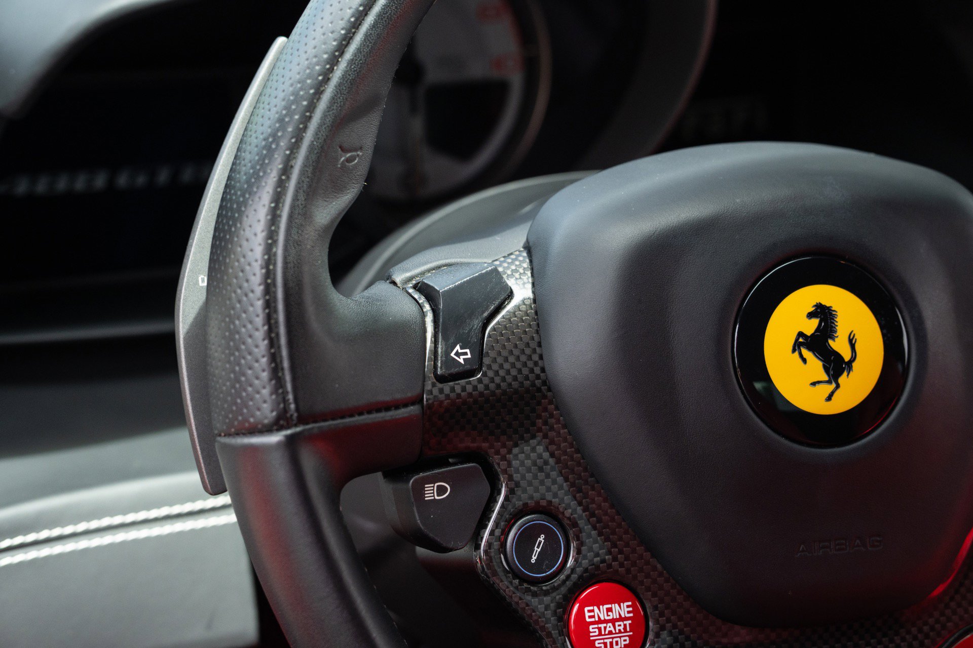 Used 2016 Ferrari 488 GTB RWD image 38