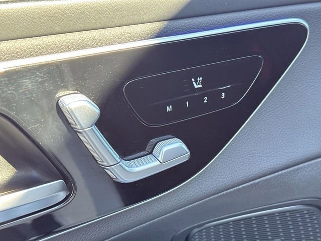 Used 2024 Mercedes-Benz GLC 300 image 12