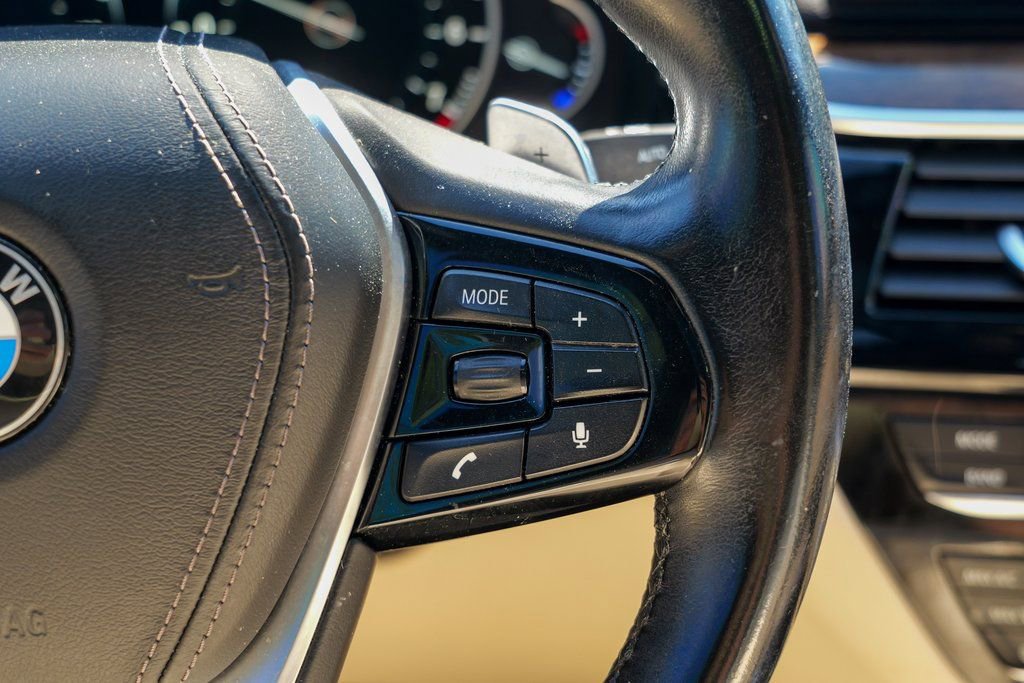 Used 2018 BMW 540i xDrive image 40