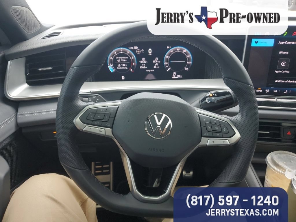 Used 2026 Volkswagen Tiguan SE R-Line FWD image 12