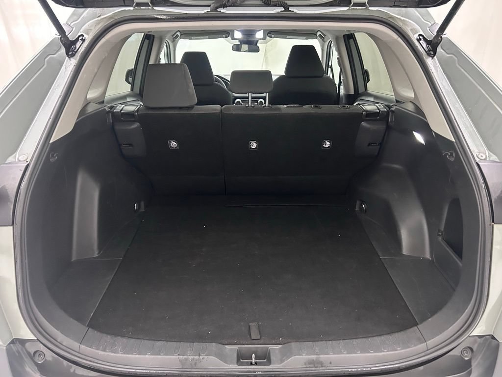 Used 2023 Toyota RAV4 XLE AWD/4WD image 9