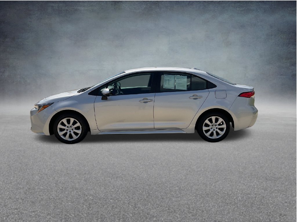 Used 2025 Toyota Corolla LE FWD image 4