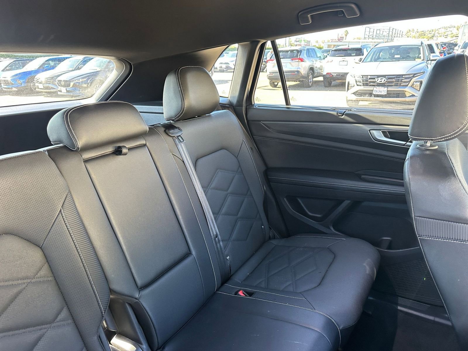 Used 2025 Volkswagen Atlas Cross Sport SE image 37