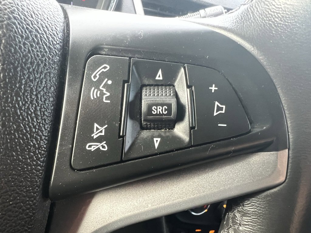 Used 2020 Chevrolet Trax LT w/ LT Convenience Package image 39