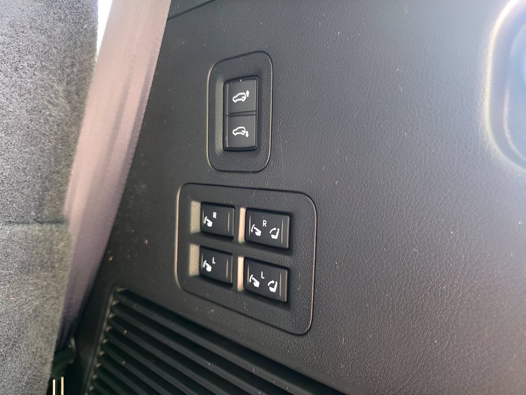 Used 2025 Nissan Armada Platinum Reserve AWD/4WD image 8