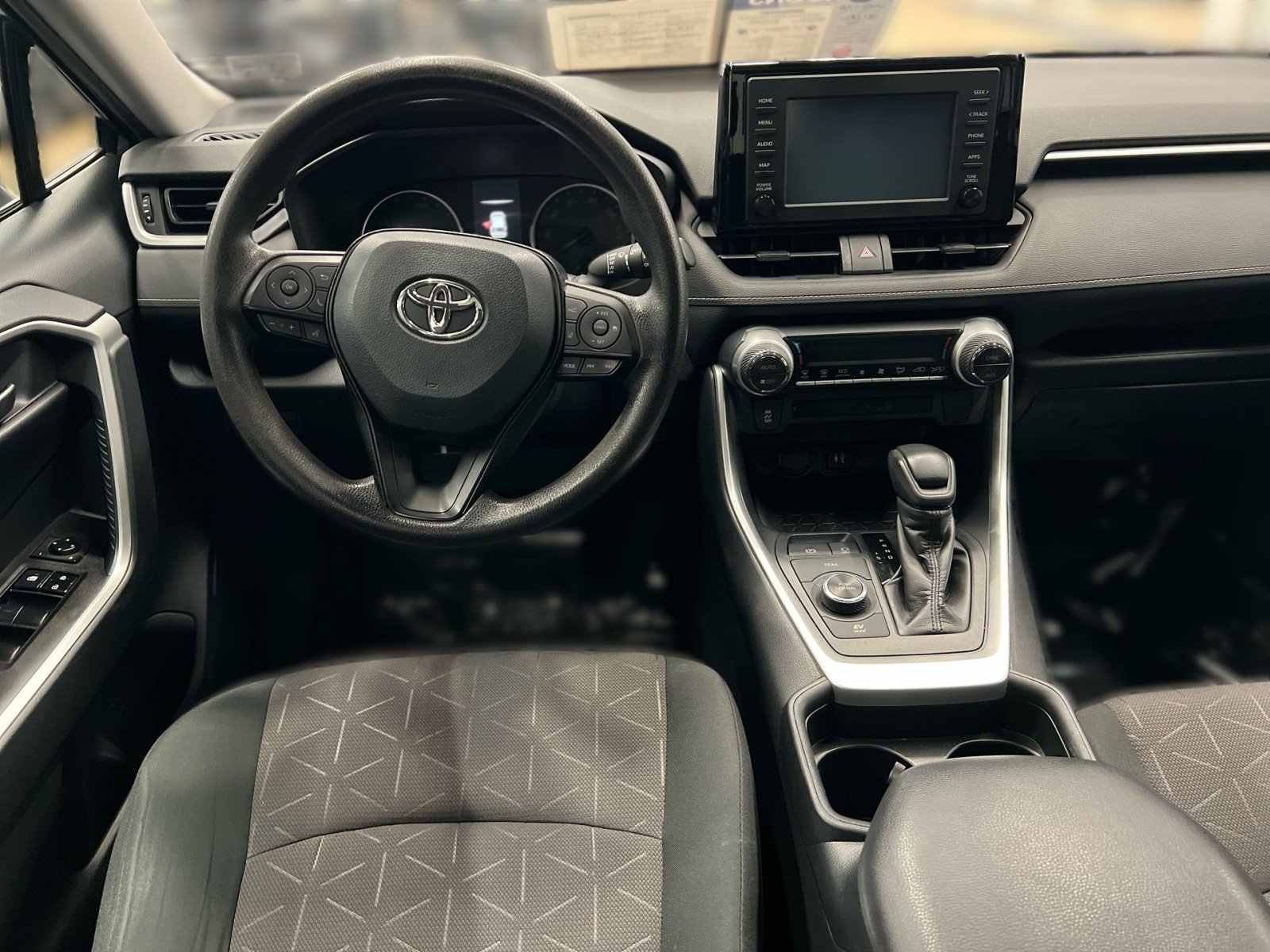 Used 2019 Toyota RAV4 XLE w/ Carpet Mat Package AWD/4WD image 19