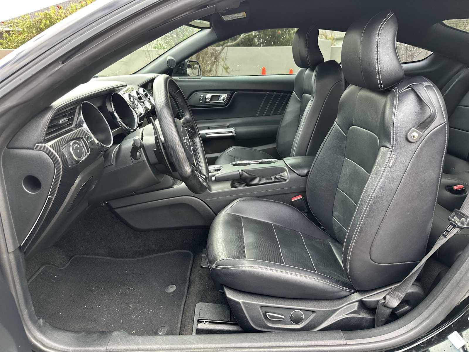 Used 2017 Ford Mustang Premium image 15