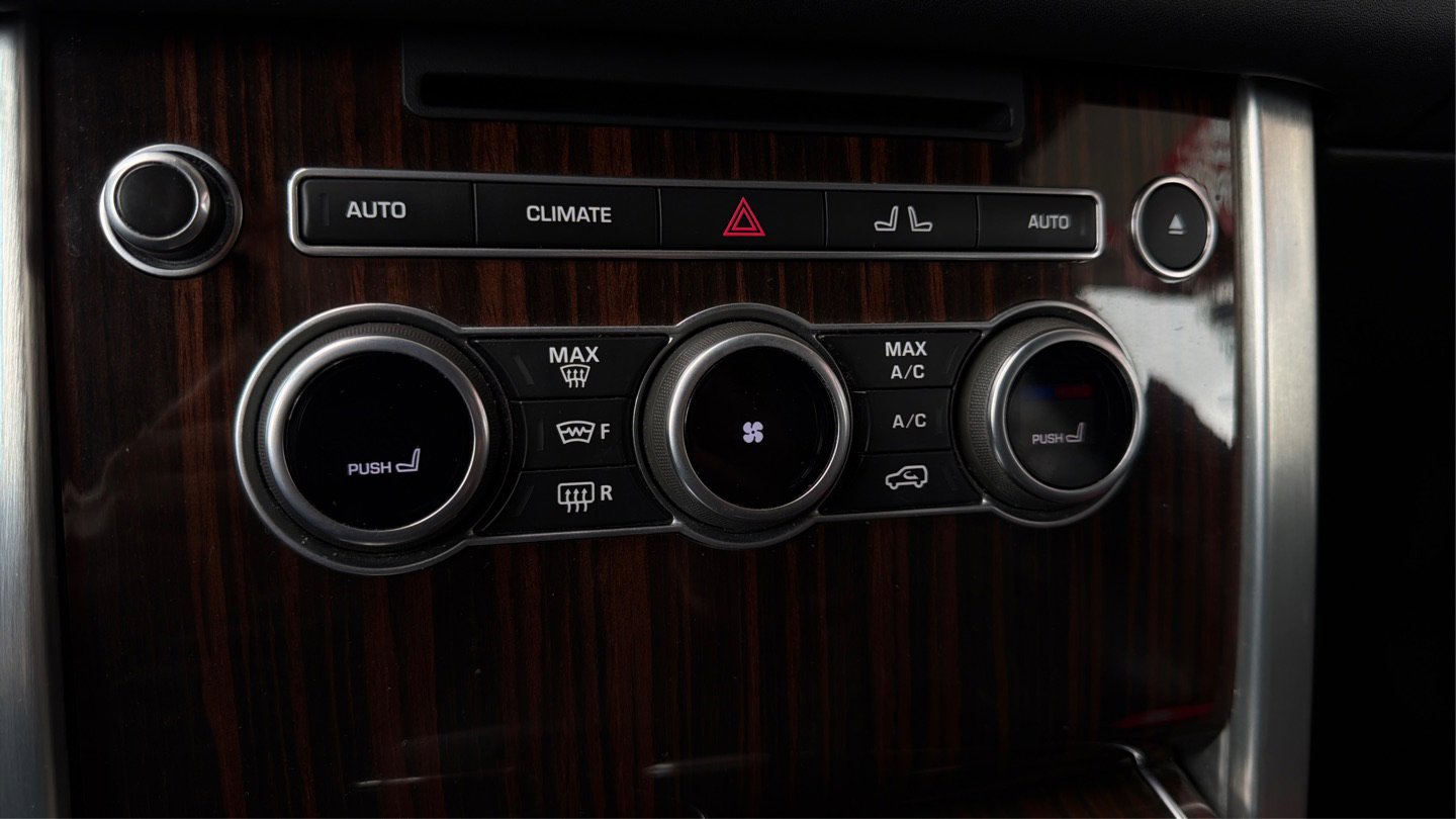 Used 2016 Land Rover Range Rover HSE image 28