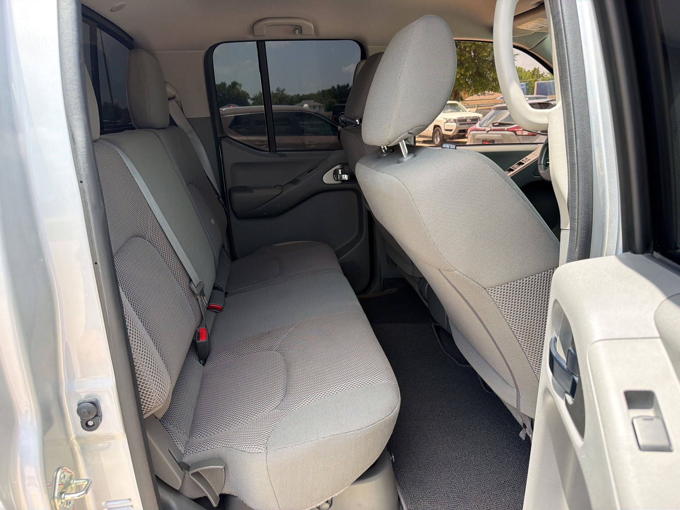 Used 2020 Nissan Frontier SV RWD image 29