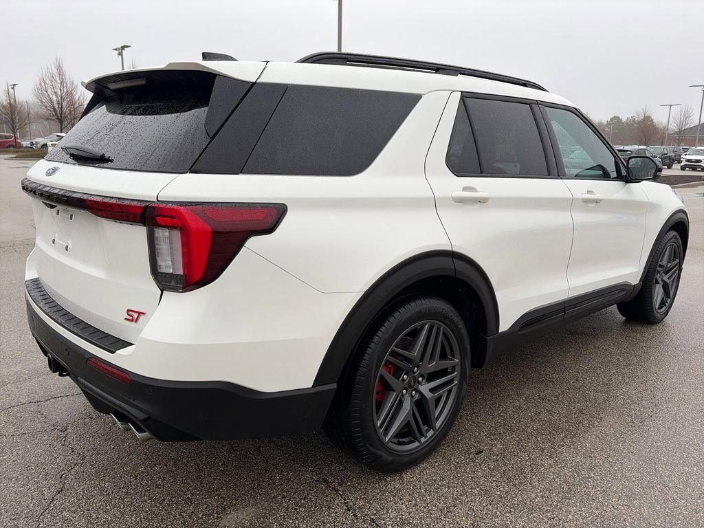 Used 2025 Ford Explorer ST image 7