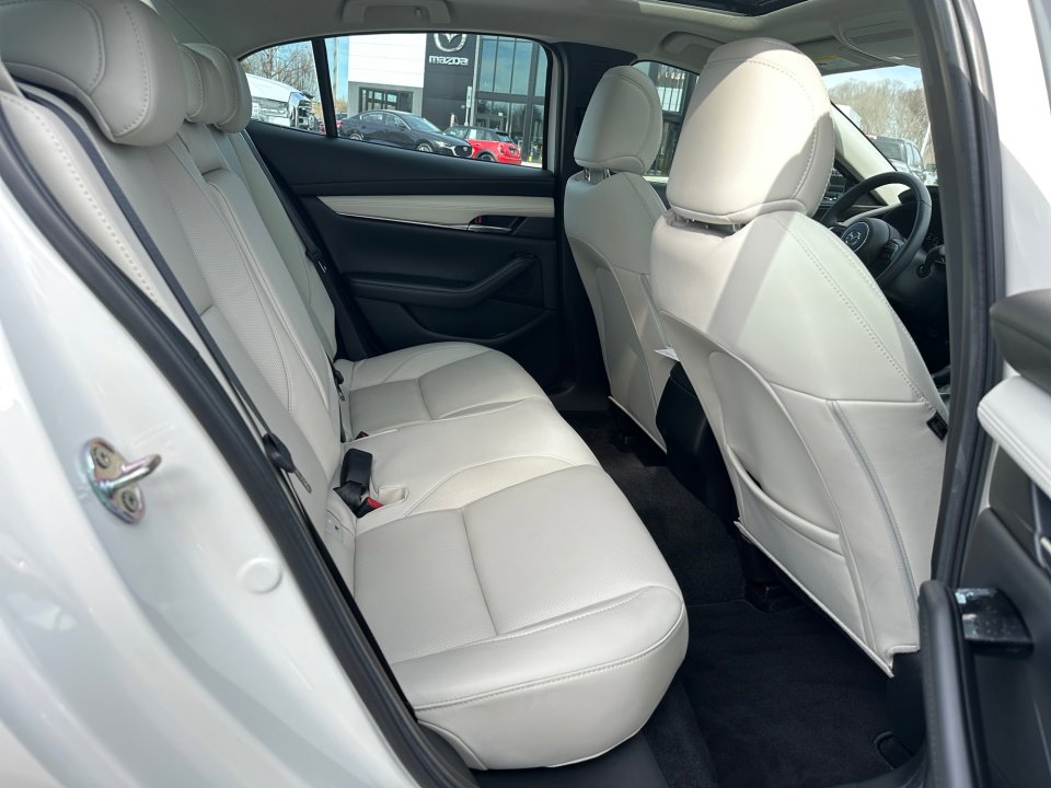 Used 2024 MAZDA MAZDA3 2.5 Turbo Sedan w/Premium Plus image 33