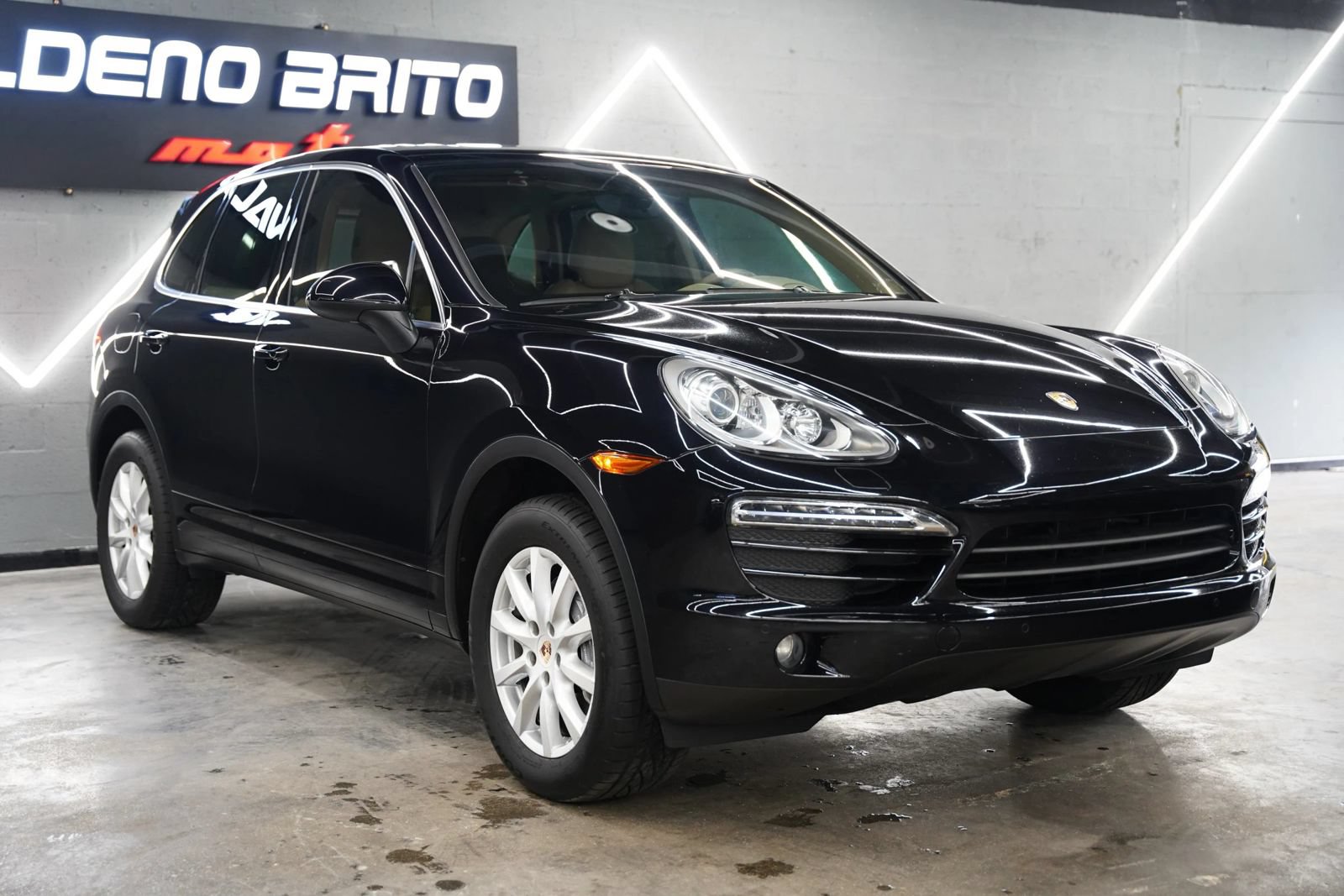 Used 2014 Porsche Cayenne AWD/4WD image 8