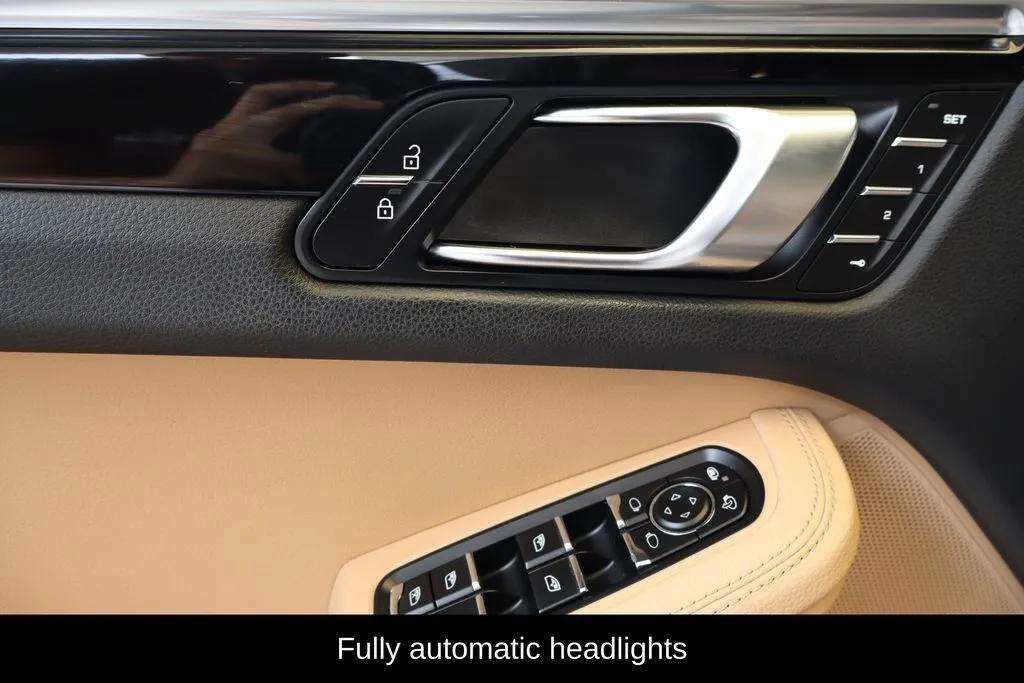 Used 2019 Porsche Macan AWD/4WD image 34