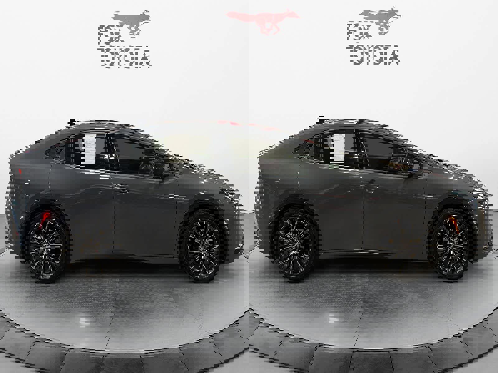 Used 2025 Toyota Prius XLE image 7