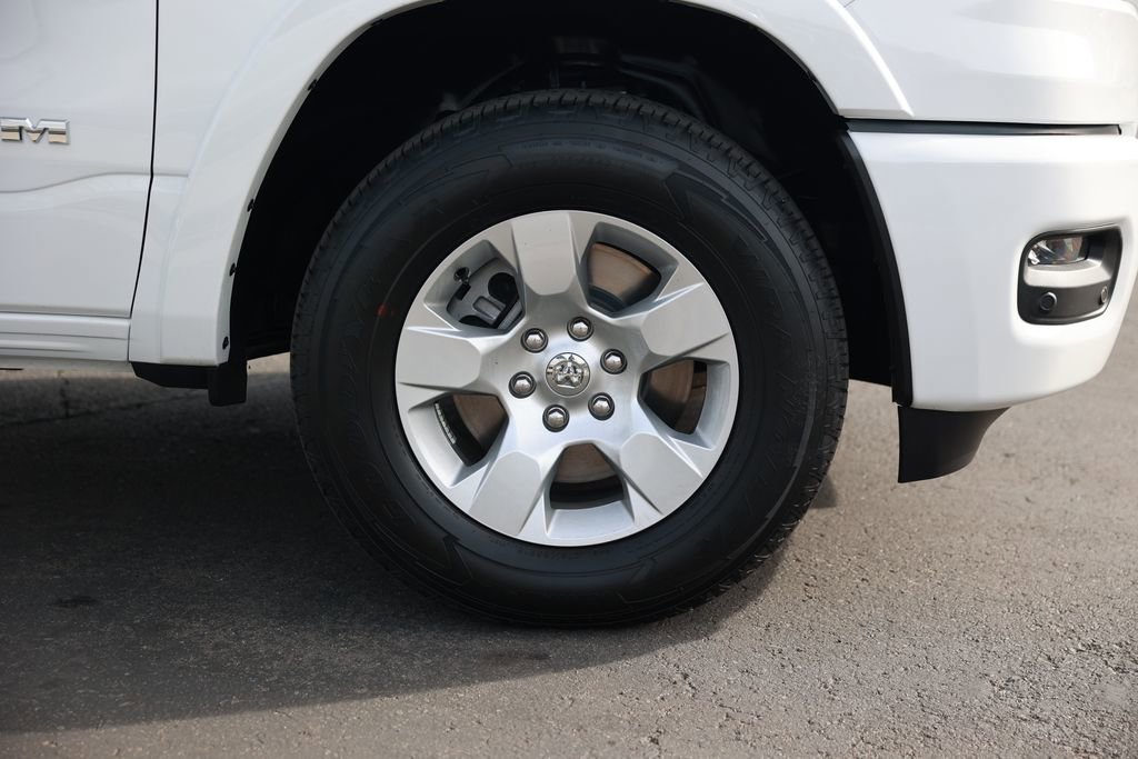 New 2026 RAM 1500 4x4 Crew Cab image 8