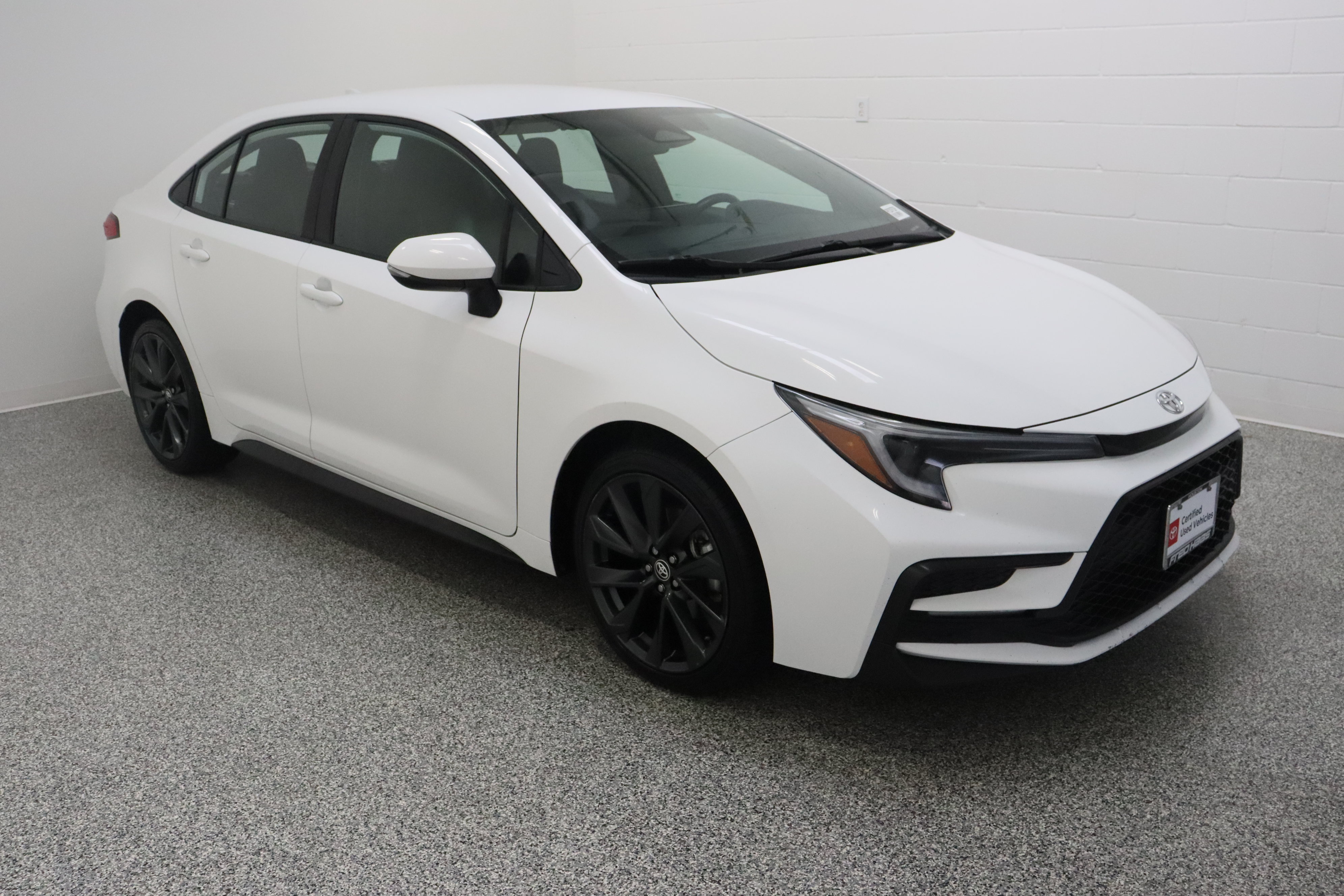 Certified 2024 Toyota Corolla SE FWD image 4