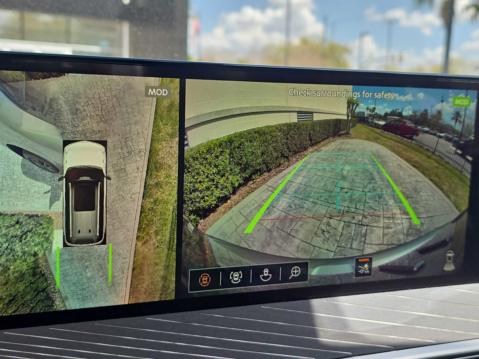 New 2026 INFINITI QX80 Autograph w/ Premium Cargo Package image 23