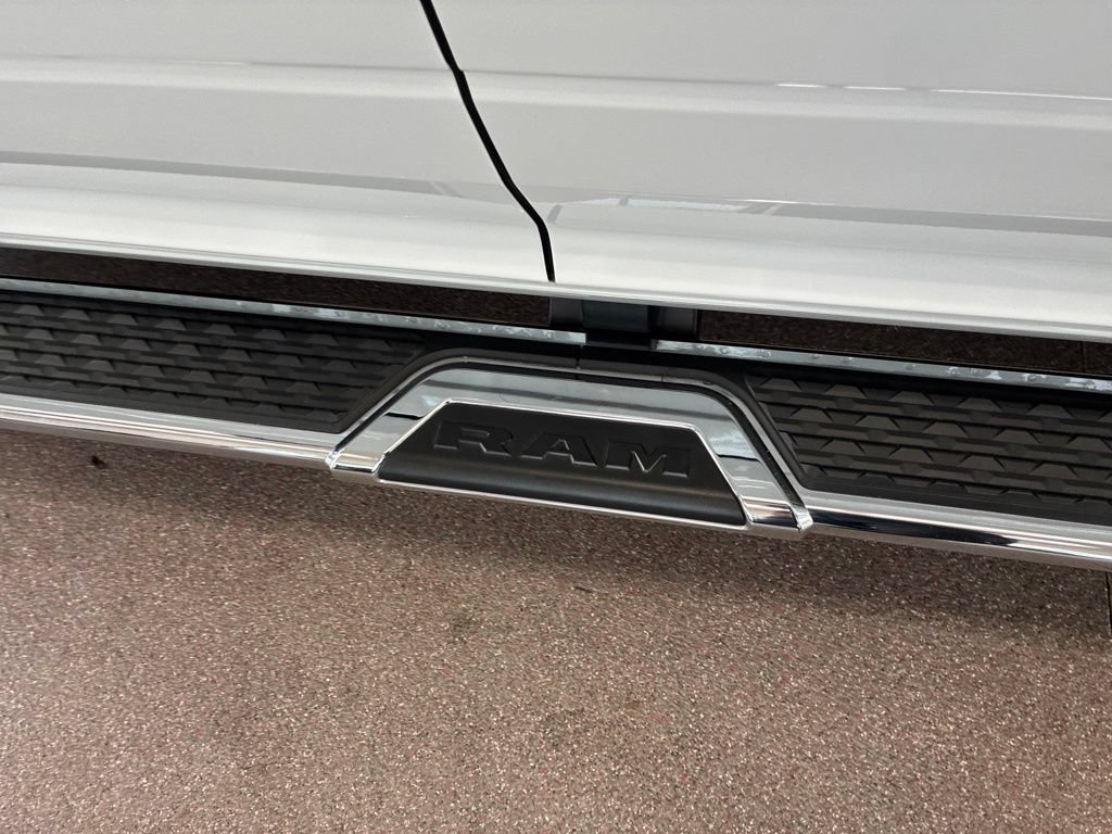 Certified 2026 RAM 2500 Big Horn AWD/4WD image 10