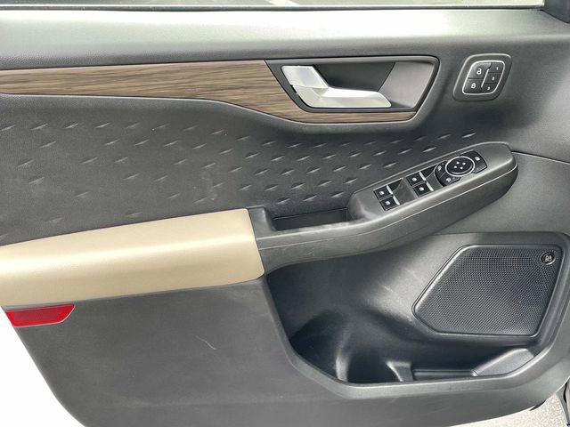 Used 2020 Ford Escape Titanium image 21