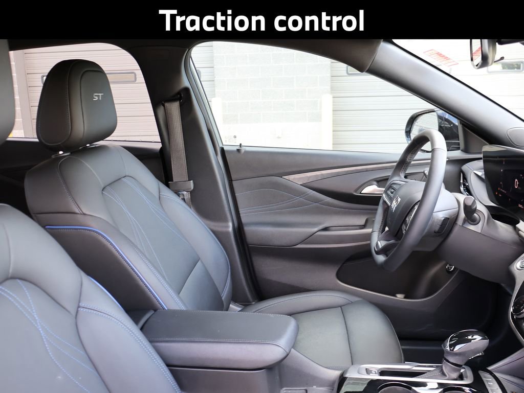 Used 2025 Buick Envista Sport Touring w/ Convenience I Package FWD image 11