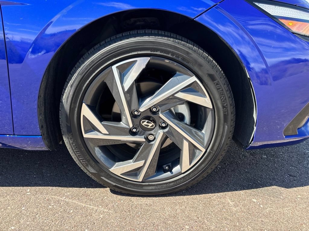 Used 2025 Hyundai Elantra Limited FWD image 33