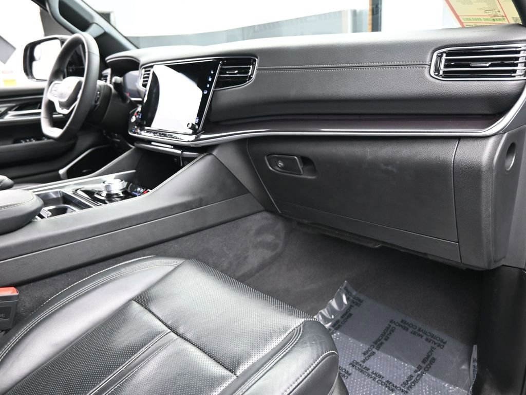 Used 2024 Jeep Wagoneer 2WD image 48