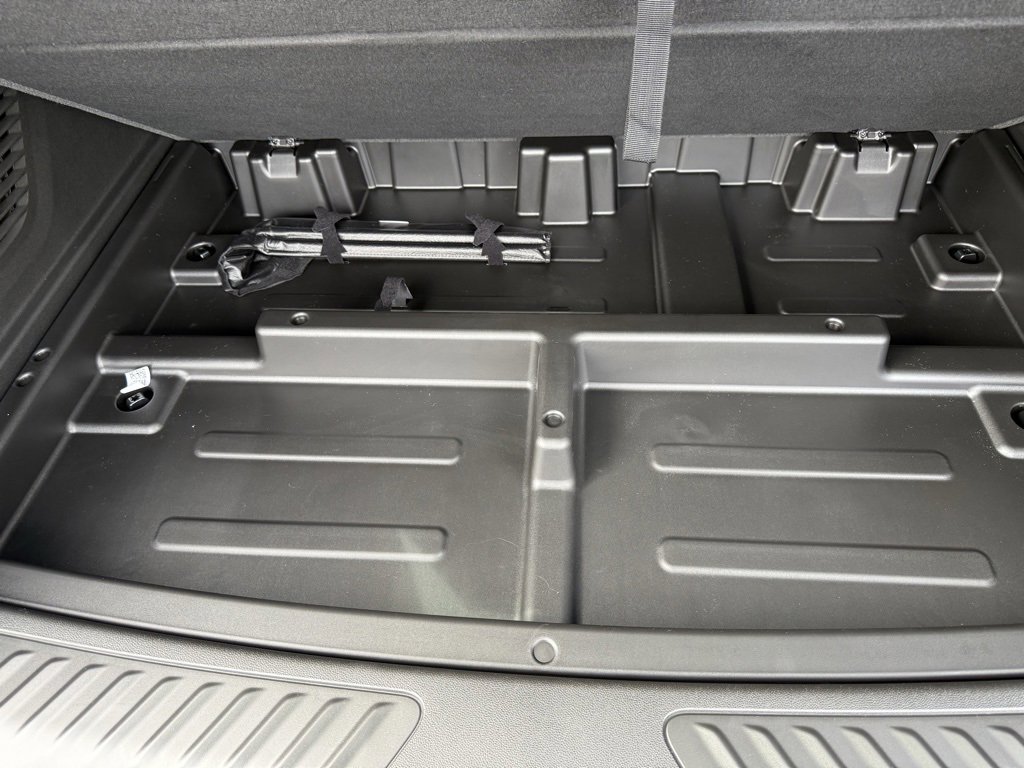 New 2026 Chevrolet Suburban LS image 20