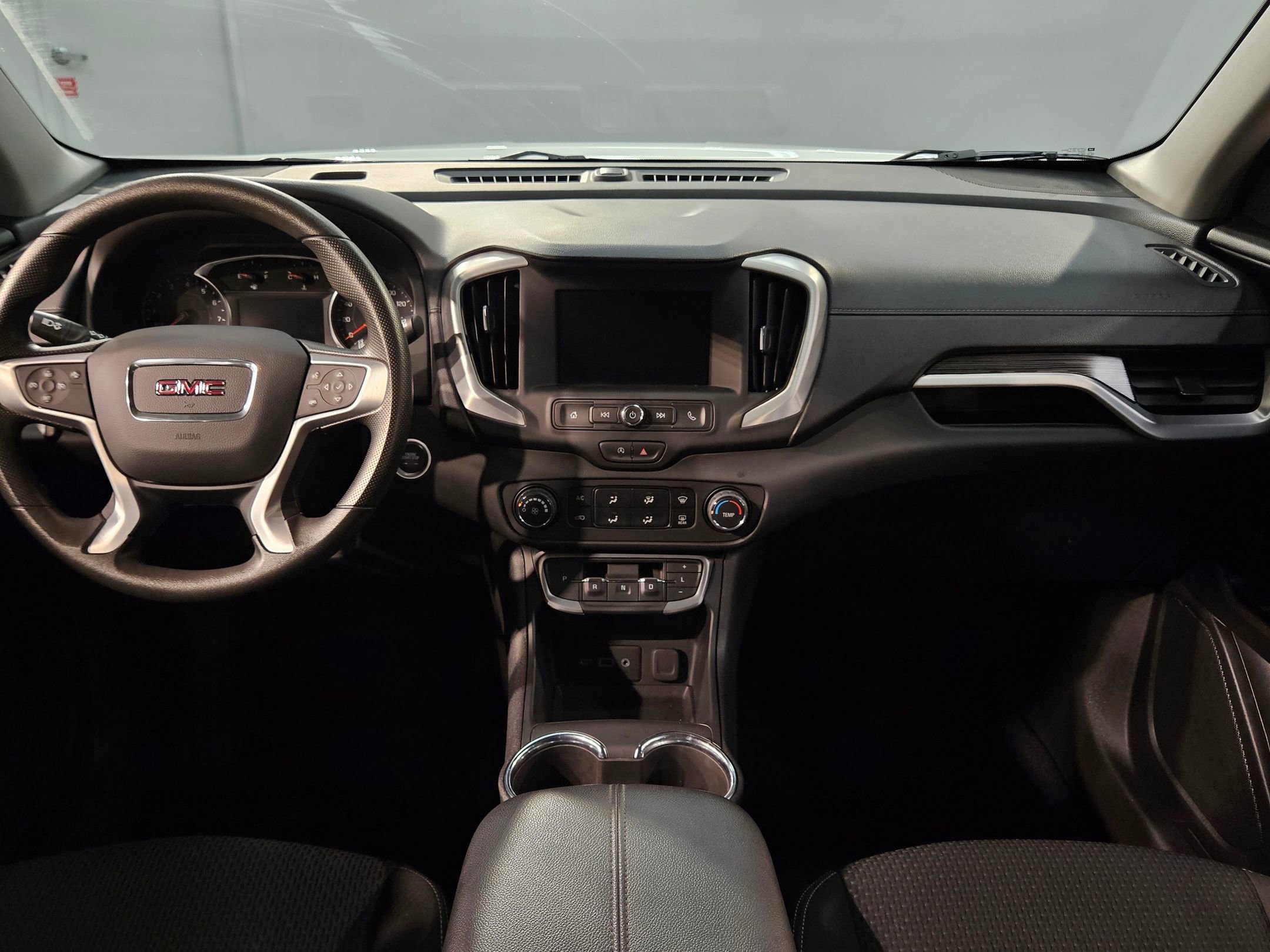 Used 2024 GMC Terrain SLE image 10