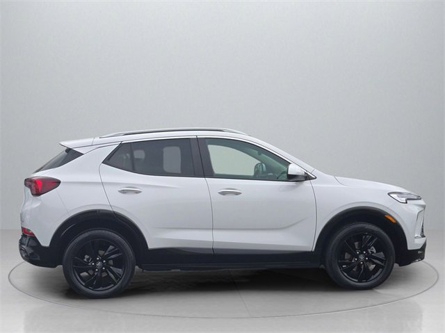 Used 2024 Buick Encore GX Sport Touring image 9