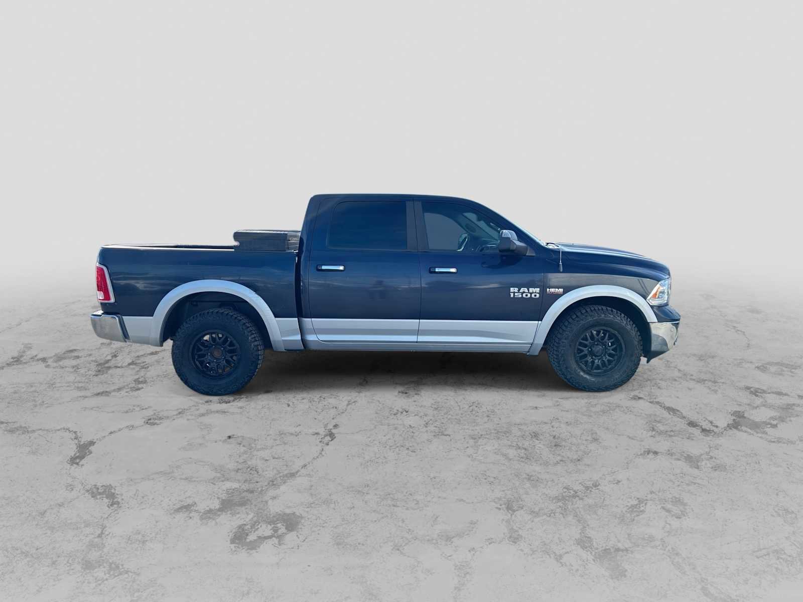 Used 2014 RAM 1500 Laramie w/ Convenience Group image 9