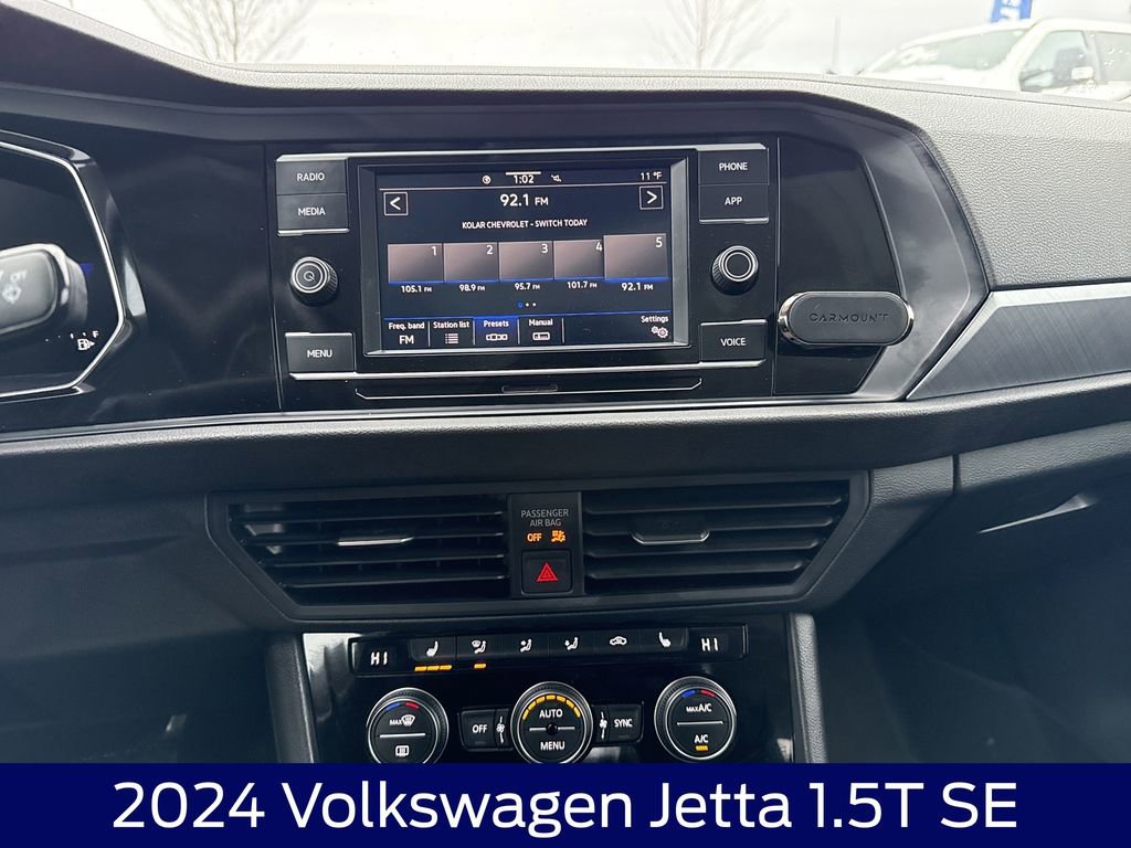 Used 2024 Volkswagen Jetta SE w/ Panoramic Sunroof Package image 21
