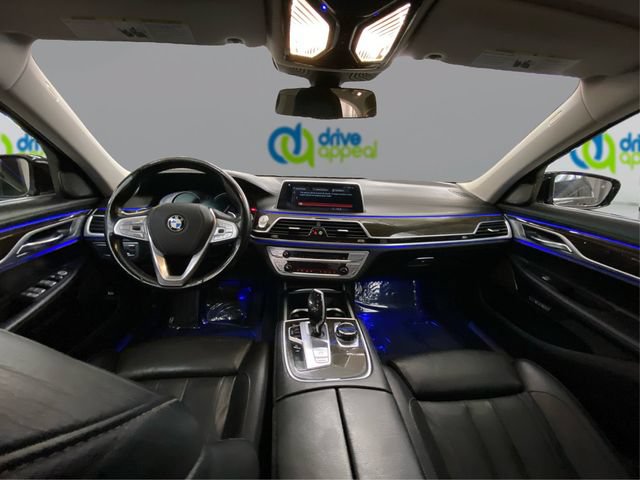 Used 2018 BMW 740i xDrive AWD/4WD image 30
